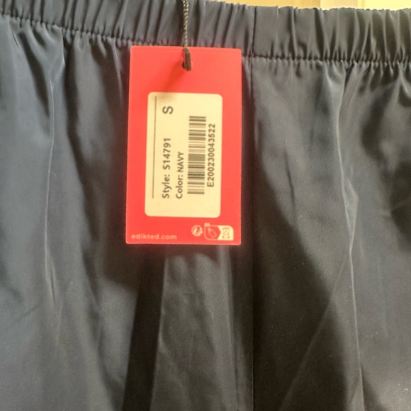 Edikted Black Pants with Elastic Waist - Picture 3 of 6